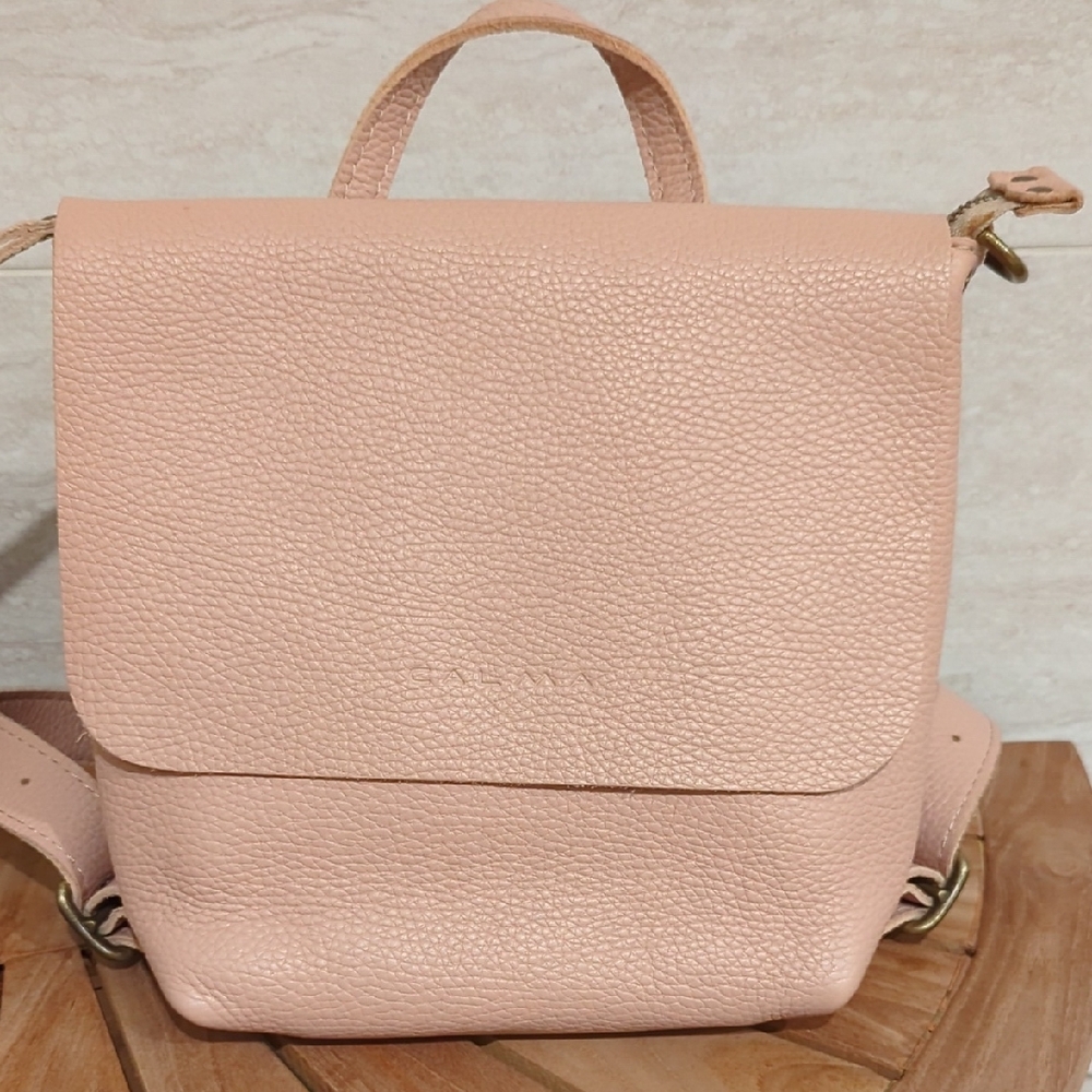Calma Bags Leather Backpack in Light Pink (Size M)